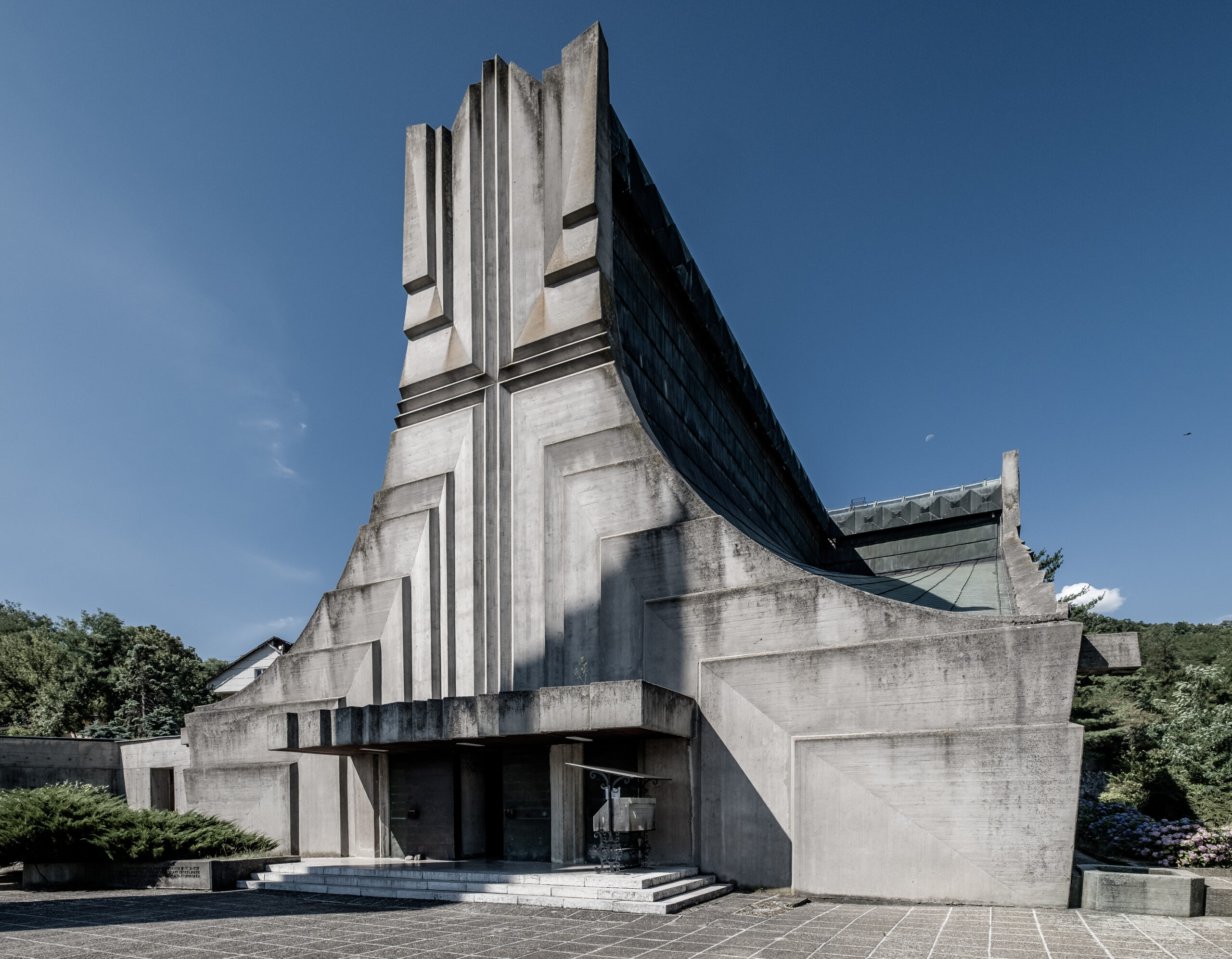 Socialist Modernism in Romania: An Architectural and Monumental Art Research Tour with the B.A.C.U. Association - Image 5